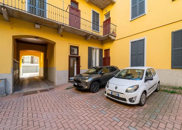 Modern Apartment At Via Carloni By Wonderful Italy